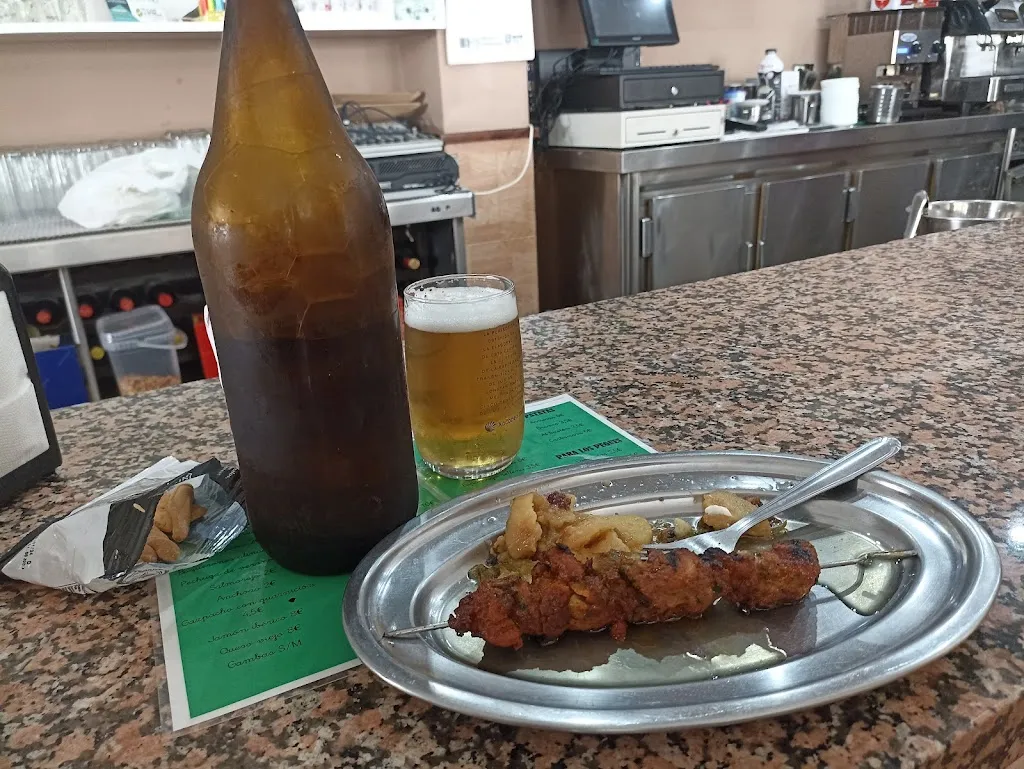 Magda Barea_Bar Tejailla_Lantejuela La_review