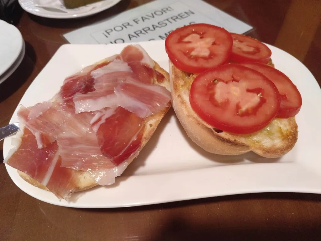 Bar Cafetería Heladería Corrales_Lantejuela La_slider_image_2