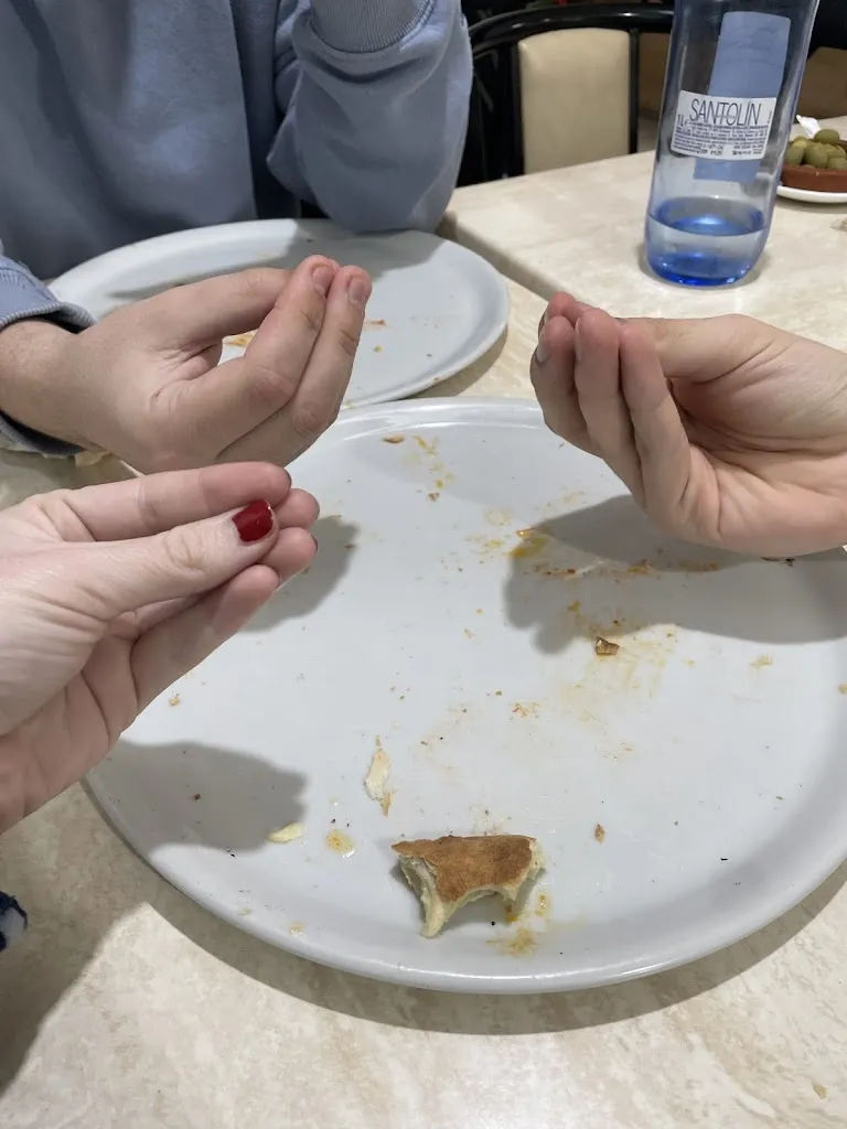 Clara Ortiz_Pijama Pizza_Lebrija_review