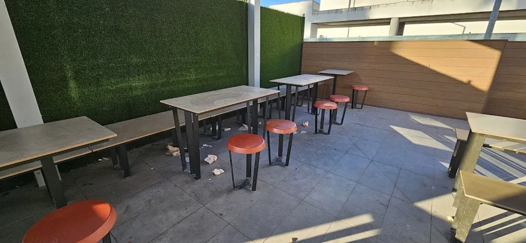 María Isabel Chamber_Burger King_Lebrija_avis