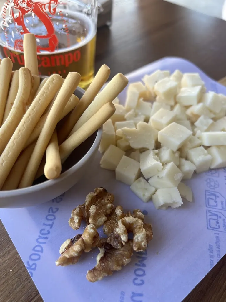 JESUS PLATA ELENA_Bar Garabaty_Luisiana La_review