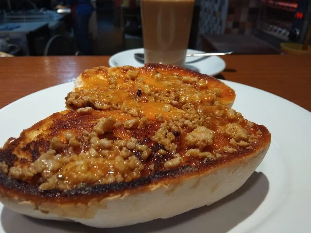 M Luisa Cava_Taberna Morales_Lora del Río_review