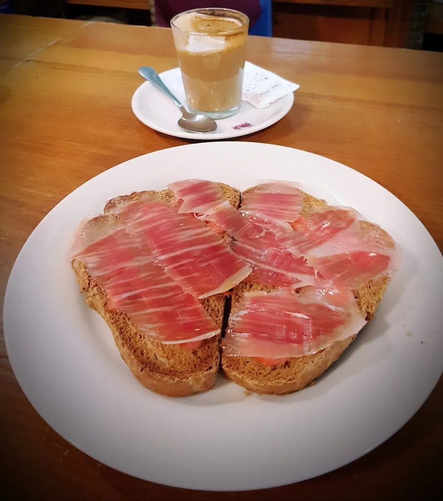 maria mercedes fernandez sanchis_Taberna Morales_Lora del Río_review