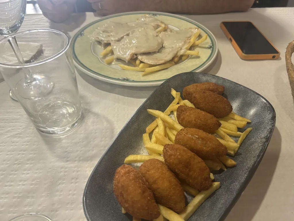 Alexandra Romero_Restaurante Medieval_Lora del Río_review