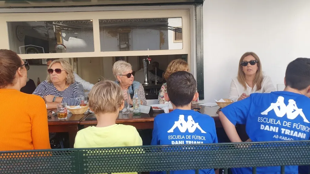 Restaurante La Tapería restaurant in Lora del Río