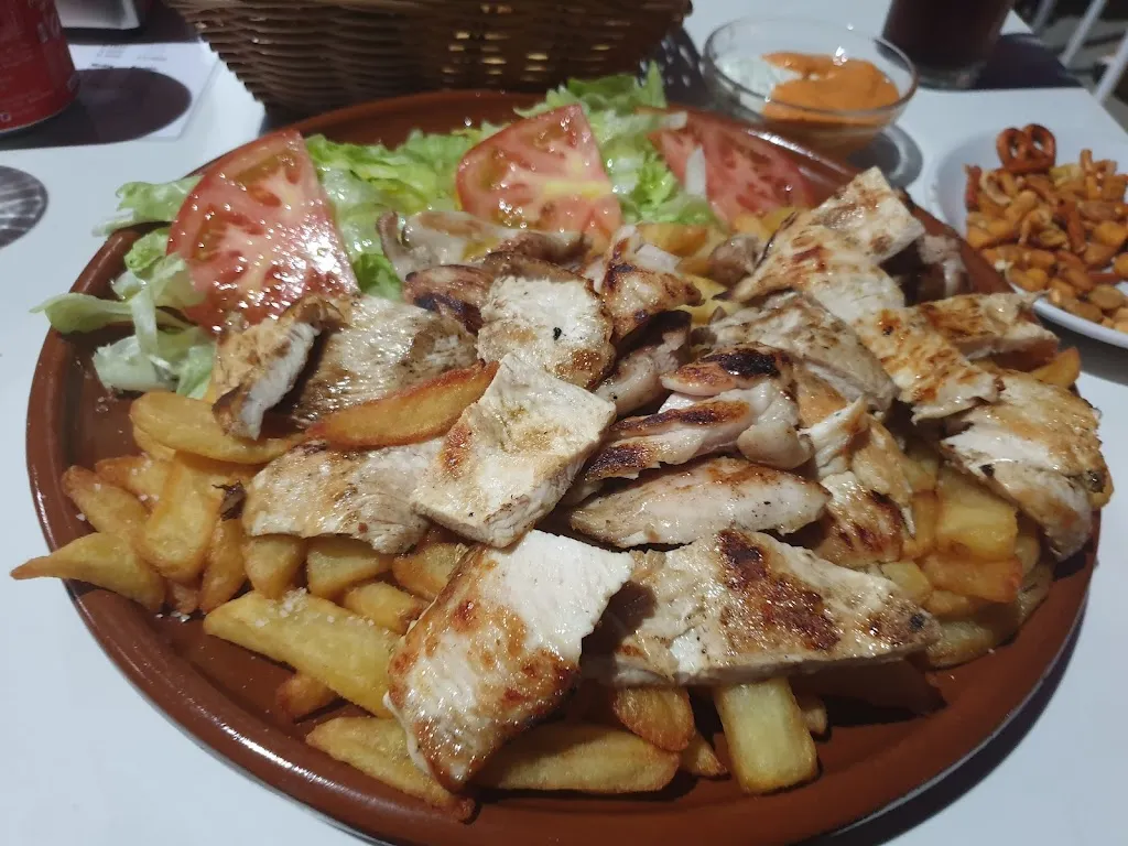 Bodeguita EL MONTADITO_Lora del Río_slider_image_2