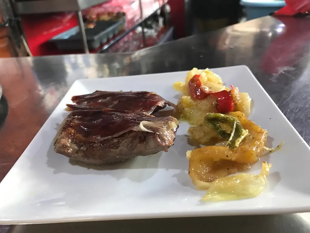 Bar restaurante Márgaro Tapas_Lora del Río_slider_image_2