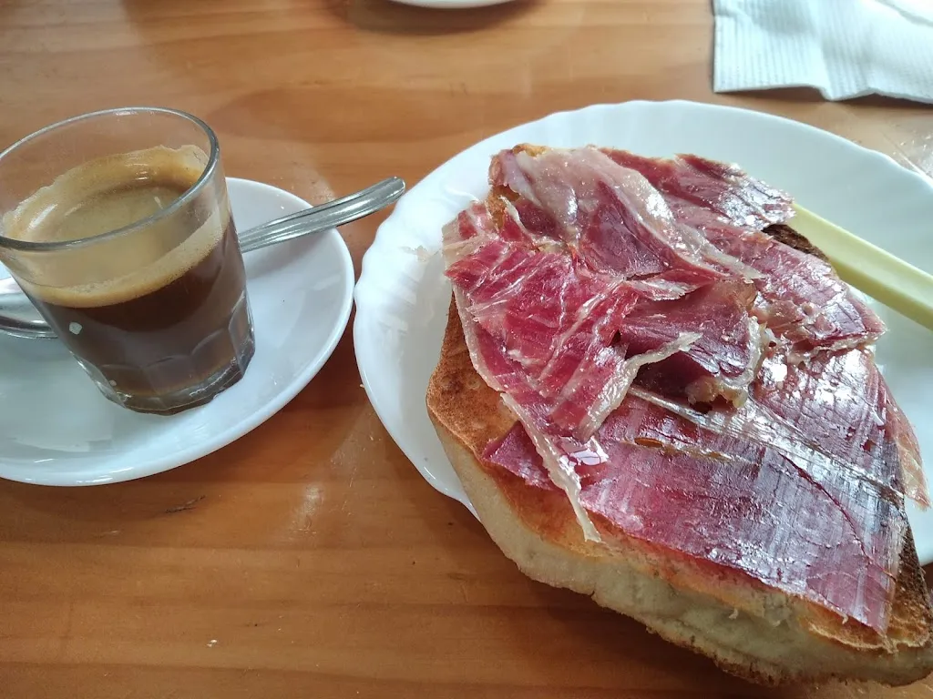 Francisco Lugo_VENTA EL ALAMO_Lora del Río_review