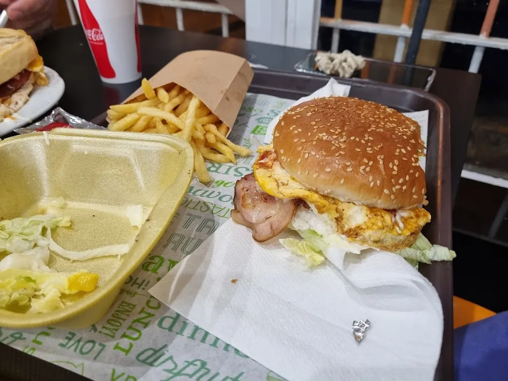 Restaurante Burguer Lenz_Lora del Río_slider_image_2