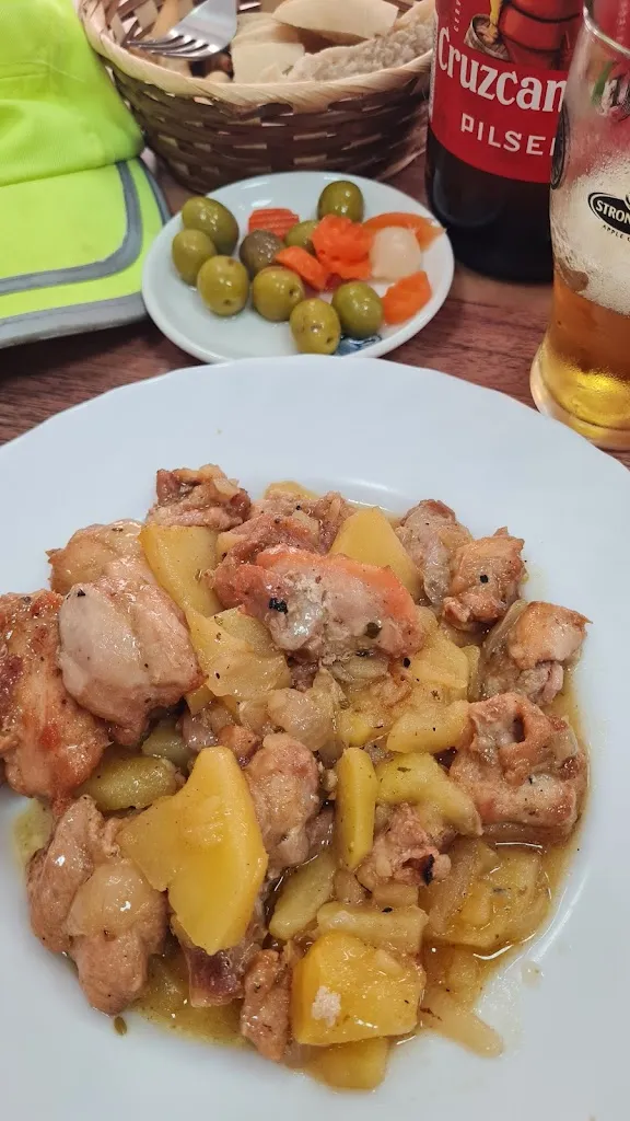 El rincón de Raquel restaurant in Lora del Río