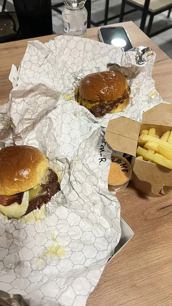 Sofía Velo Carrasco_Flamelab Burger_Lora del Río_review