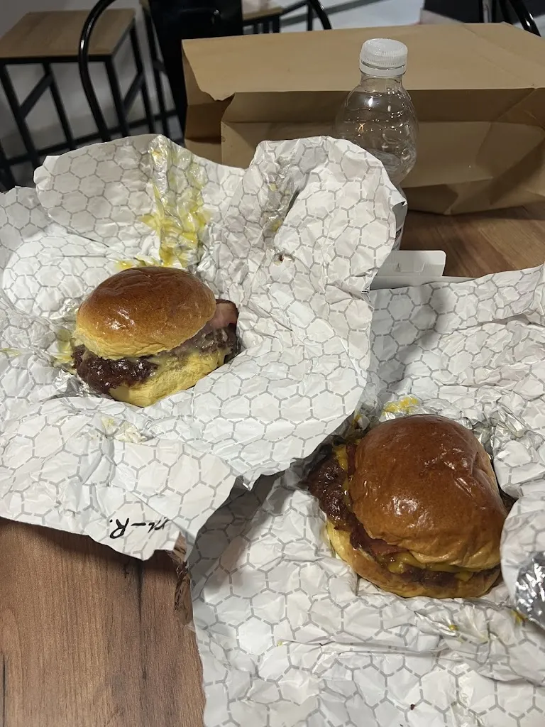 Juan Javier Sánchez Portillo_Flamelab Burger_Lora del Río_review