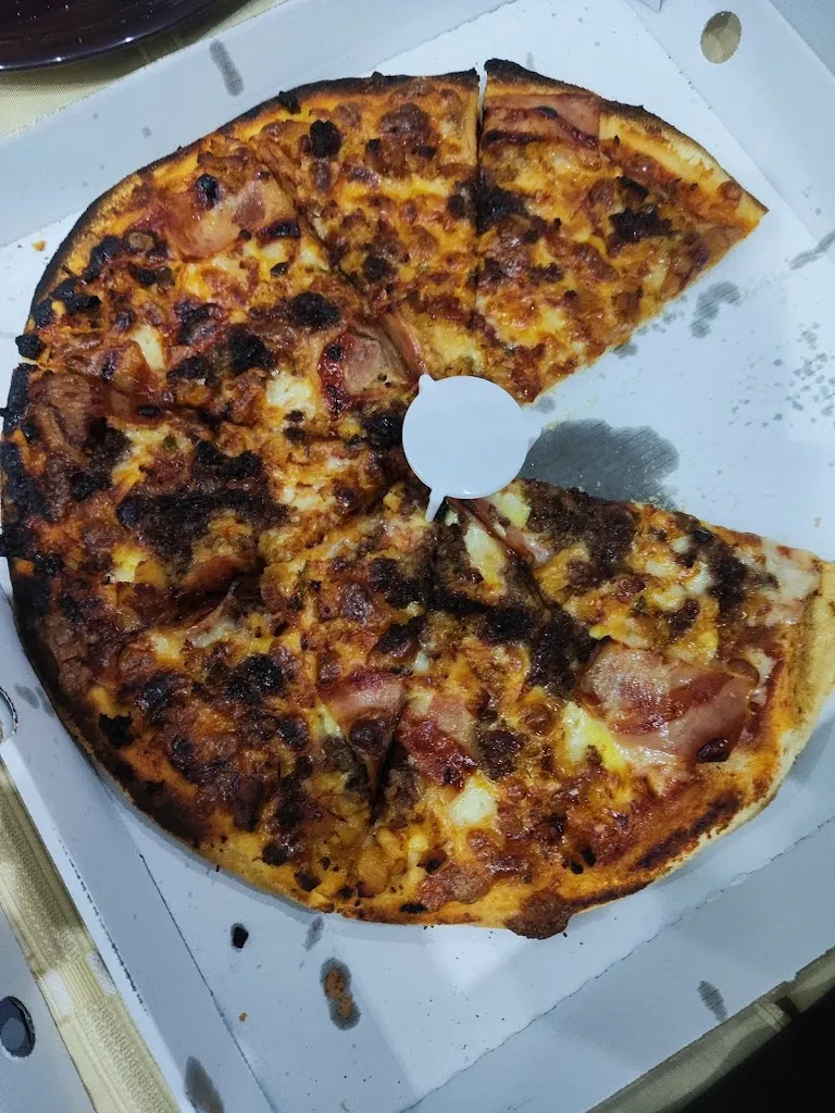 Dani's Pizza_Lora del Río_slider_image_1