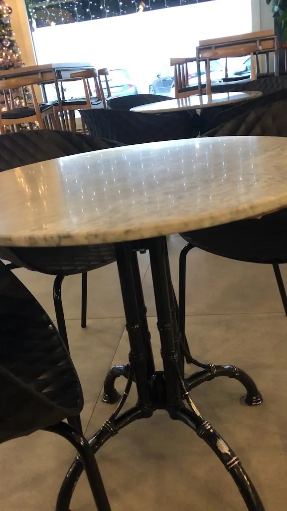 Nani Salas_Eme Café & Copas_Lora del Río_recensione