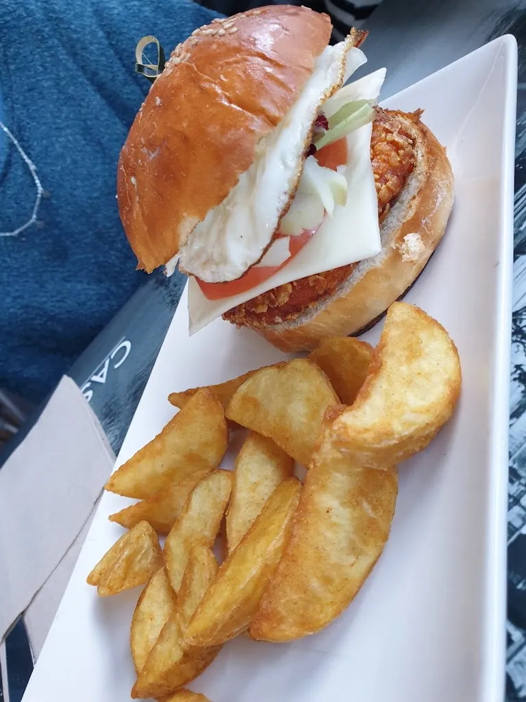 Rafael Bernal Aranda_Bar restaurante Casa Thino's_Marchena_review