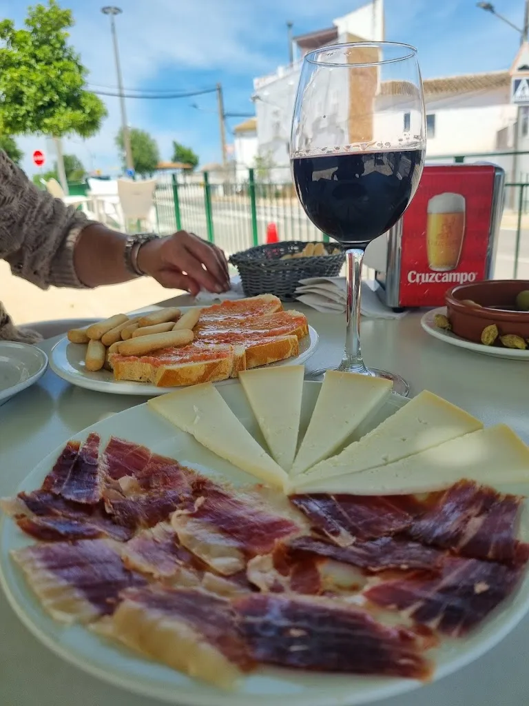 Javier Aguilar Guerrero_Bar El Chija_Martín de la Jara_review