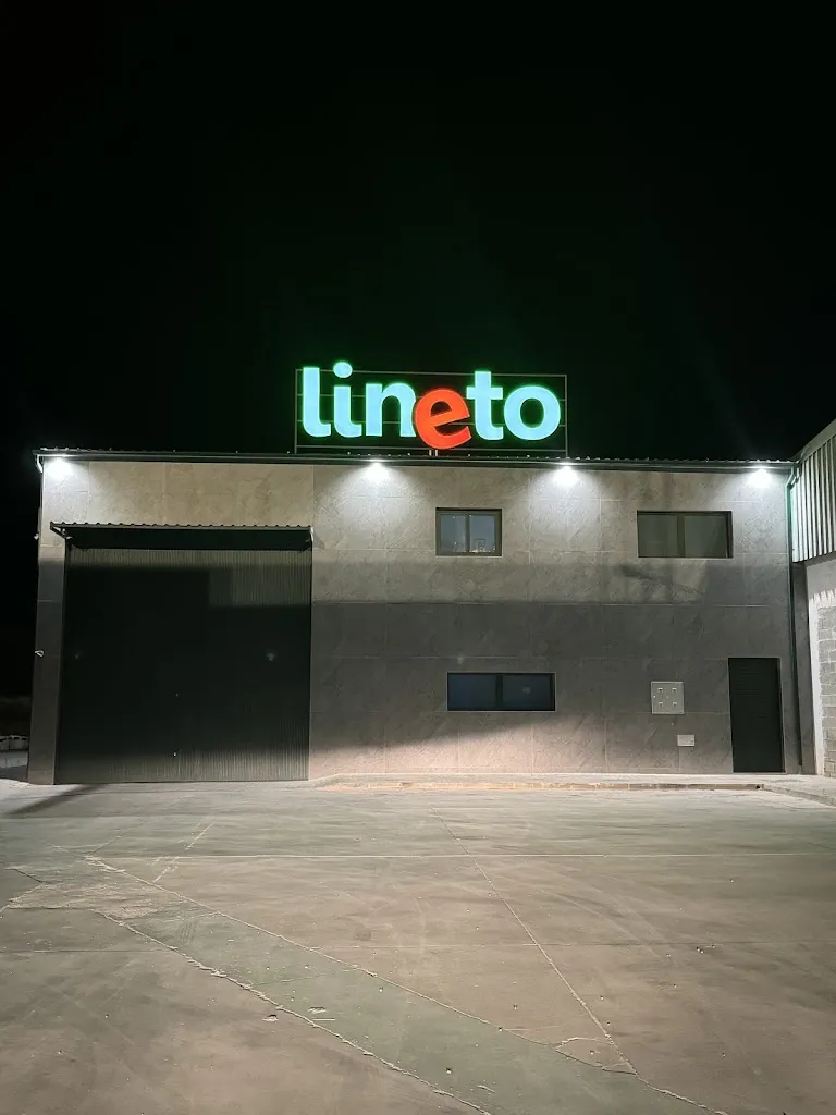 INST. Y SUMISTROS LINETO restaurant in Martín de la Jara