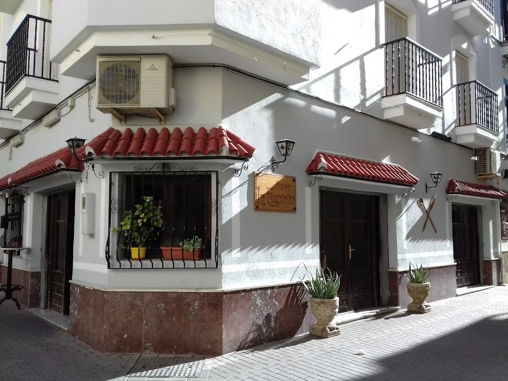 BAR LA ESQUINITA restaurant in Berja