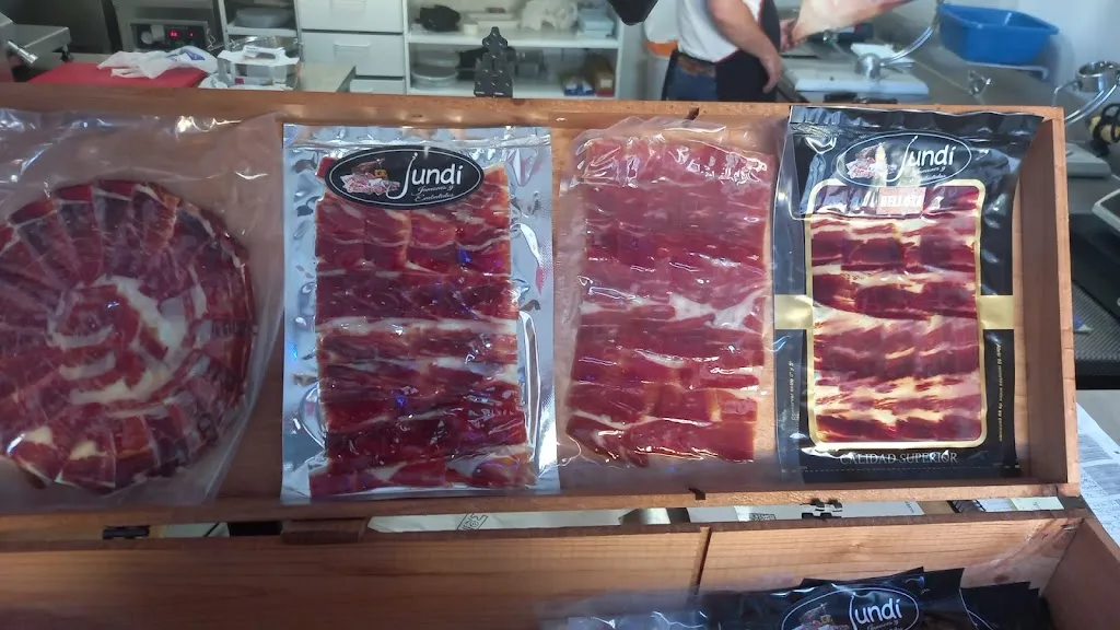 Jamones y Embutidos Jundi_Mairena del Alcor_slider_image_2