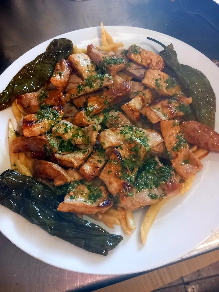 Bar el Sindicato restaurant in Molares Los