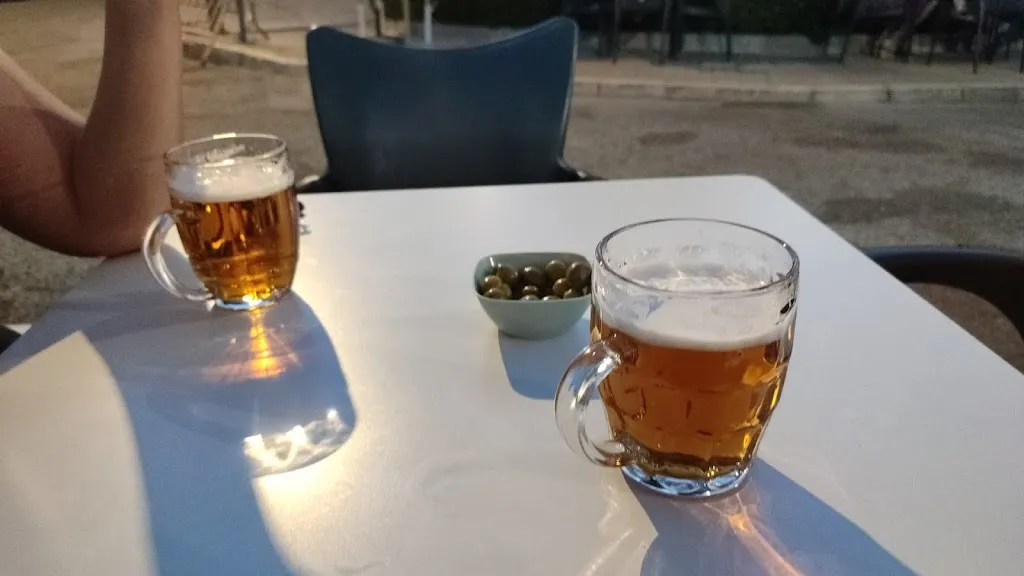 Antonio Barrera_Cervecería Abaceria Mera_Molares Los_review