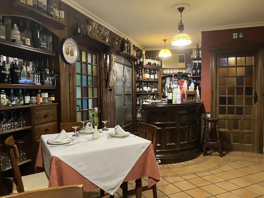 Martina O Kelly_Deli_Montellano_review