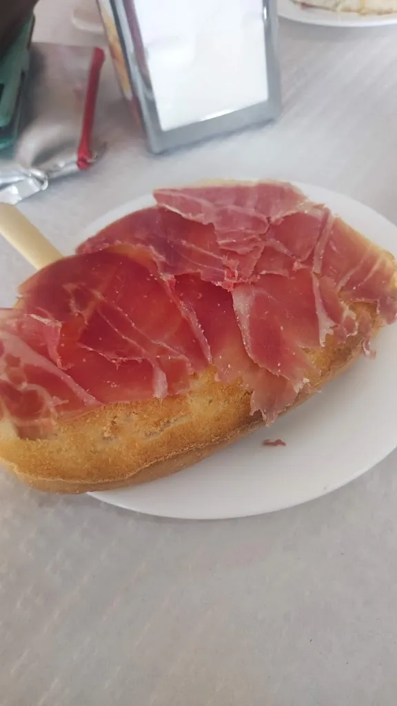 JOSE LUIS MAQUEDA_Bar Rural_Montellano_recensione