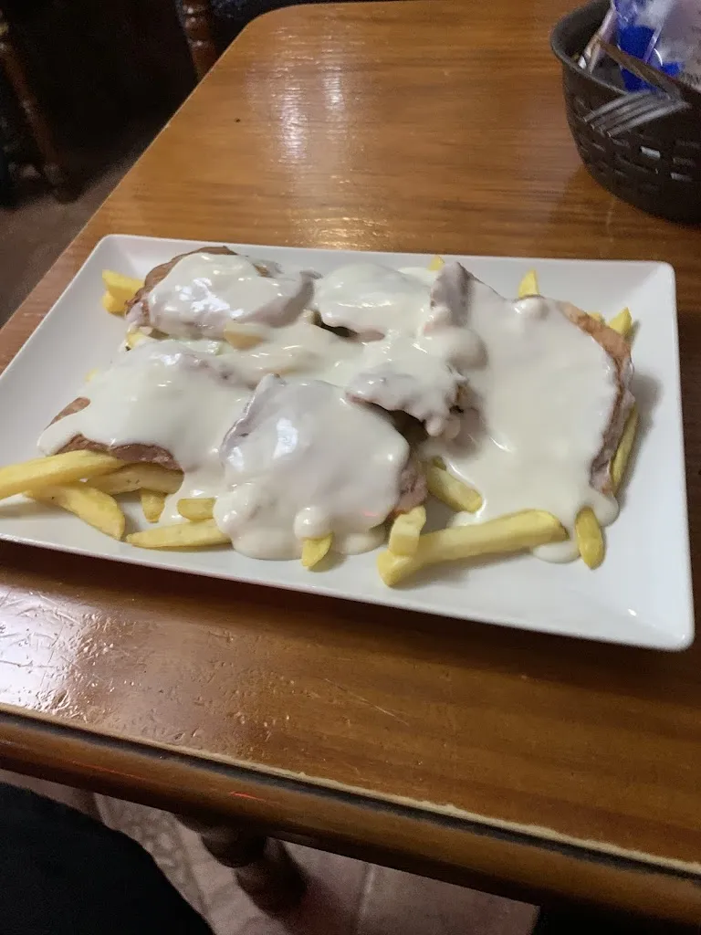 jesus perez_Bar Metrópolis_Montellano_review