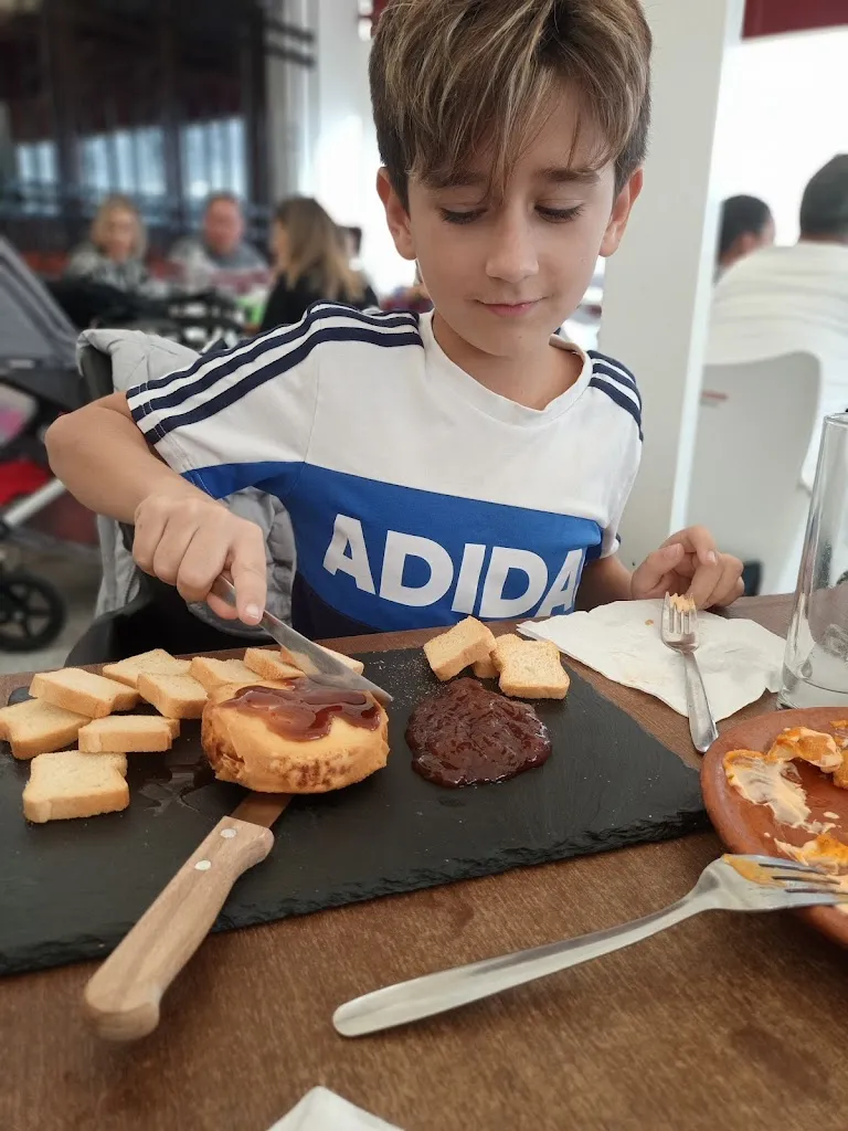 Javier Dominguez_Nueva Venta El Bueno_Montellano_review