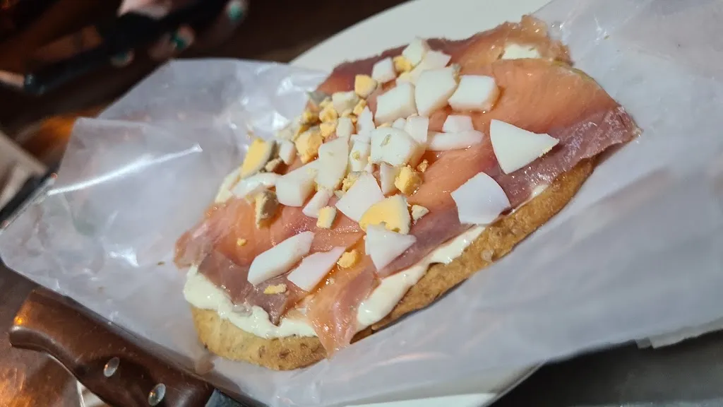 MACHACASAURIO AIRSOFT HD_Anca Juanma Café Bar_Montellano_review