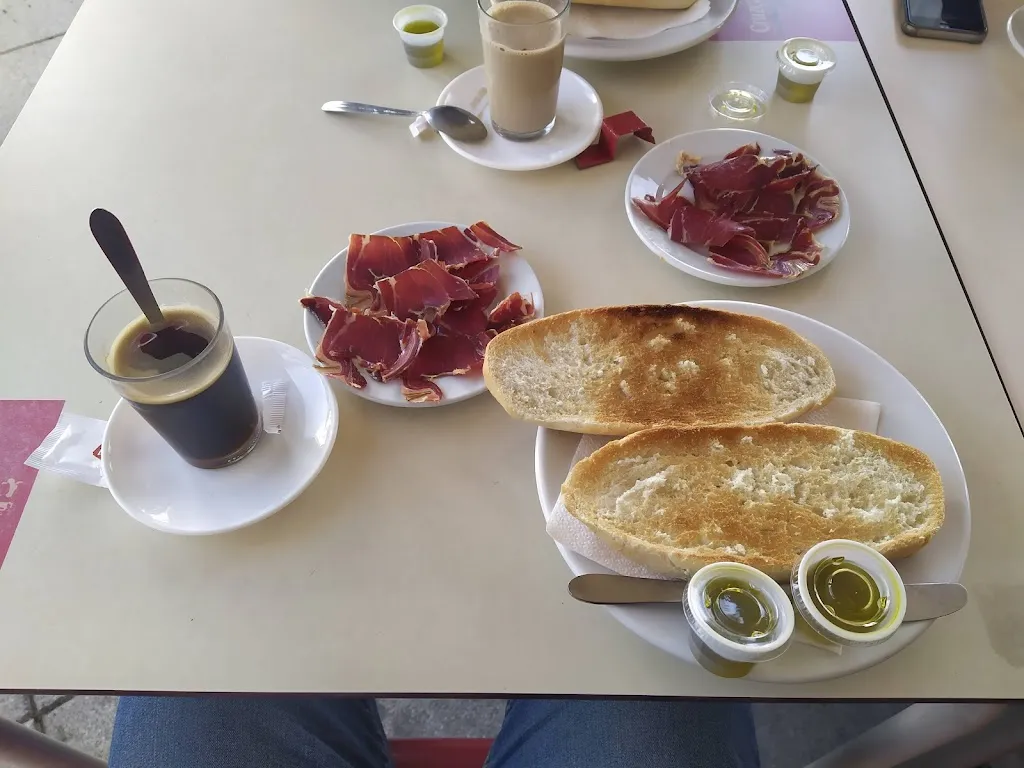 R.LOBATO.R_Castaño Gordo_Navas de la Concepción Las_review