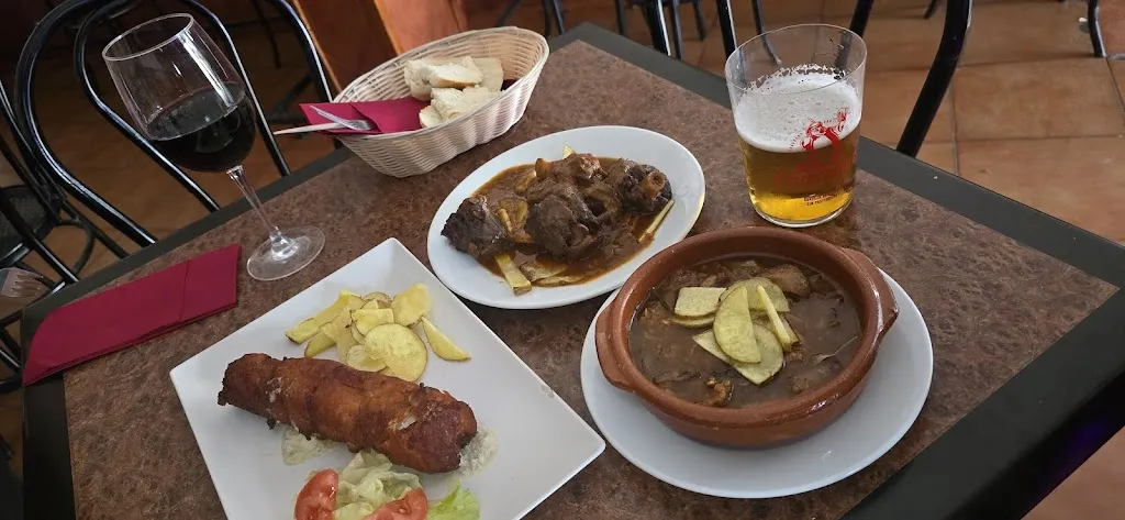 Desorden Tapas Bar._Navas de la Concepción Las_slider_image_3