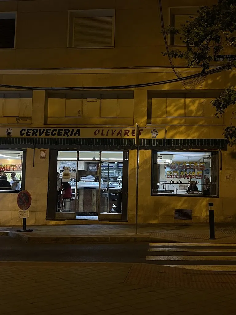 Angiella Paola Medina_Cervecería Olivares_Olivares_review