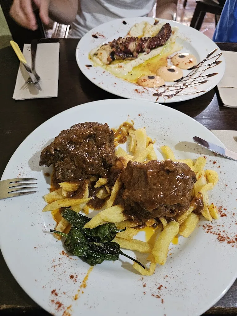 Daniel Marzęcki_Mesón Berrinche_Osuna_review