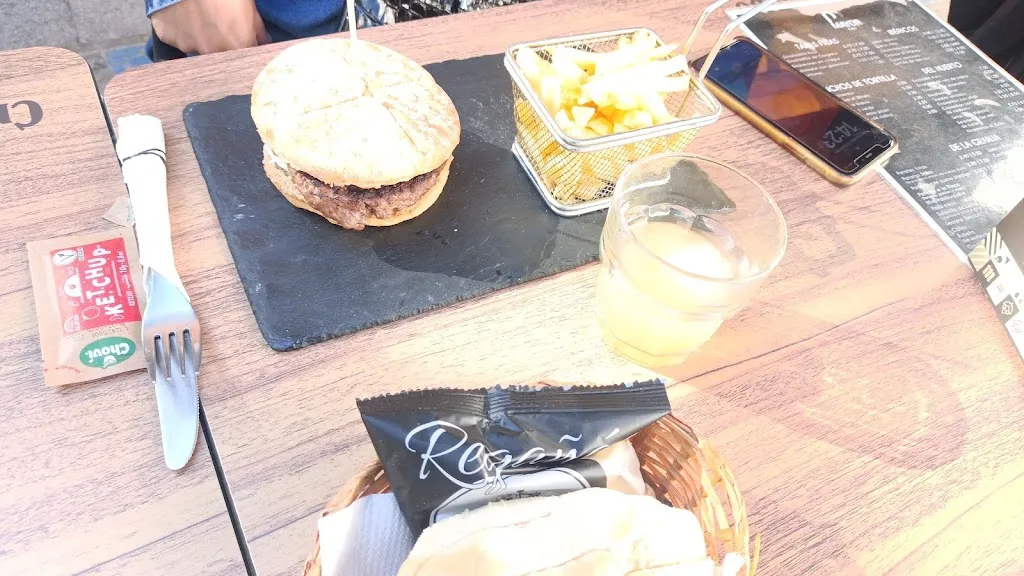 Kuba Uroda_Bar Plaza Mayor_Osuna_review