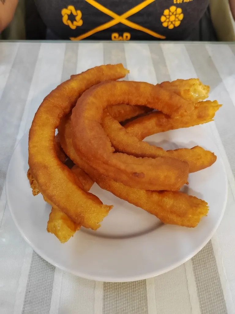 Larry Castillo_Cafesur_Osuna_review