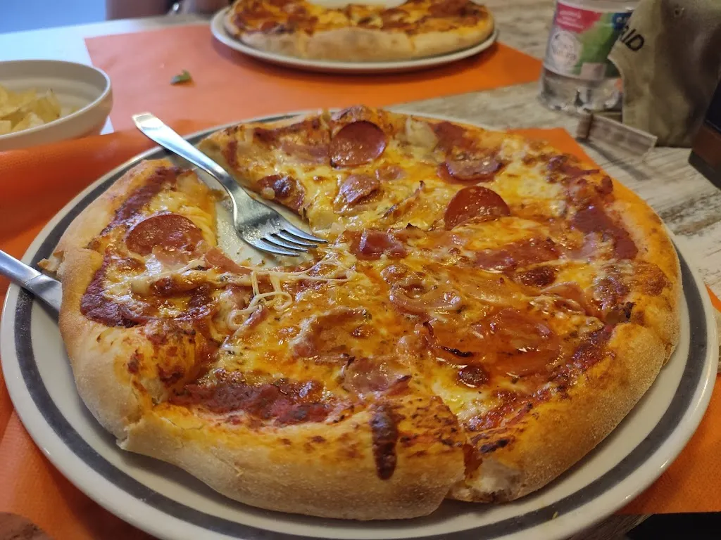 Jason Connolly_Pizzería Sienna_Osuna_review