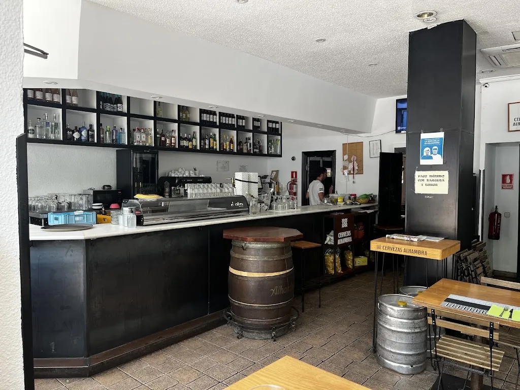 Ines Guzman_El Cañeo_Osuna_review