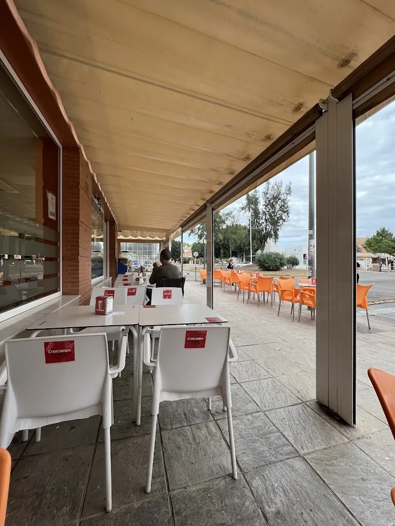 Bar Bulevar Luna restaurant in Palomares del Río