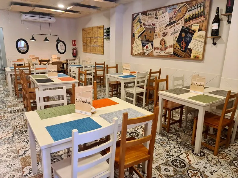 Bar el Candray restaurant in Palomares del Río