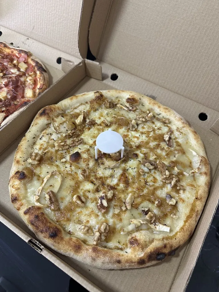 Ismael García_La Pizzeria a domicilio de Palomares_Palomares del Río_review