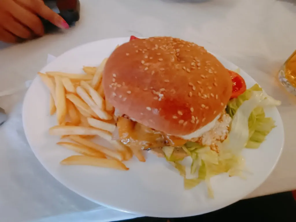 NeonShadows87_Restaurante Mesón 