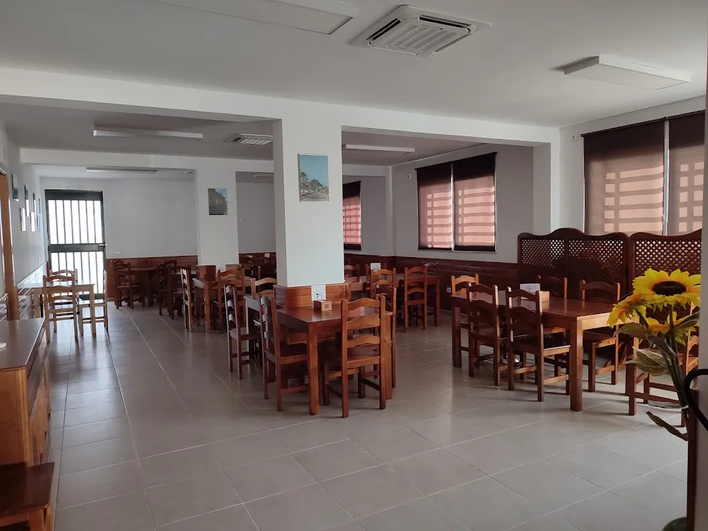 Bar piscina Municipal restaurant in Pruna