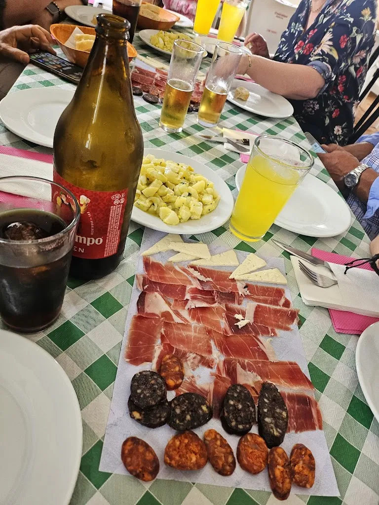 Luz Maria Fernandez Alarcon_Venta el Chaparrete_Puebla de Cazalla La_review