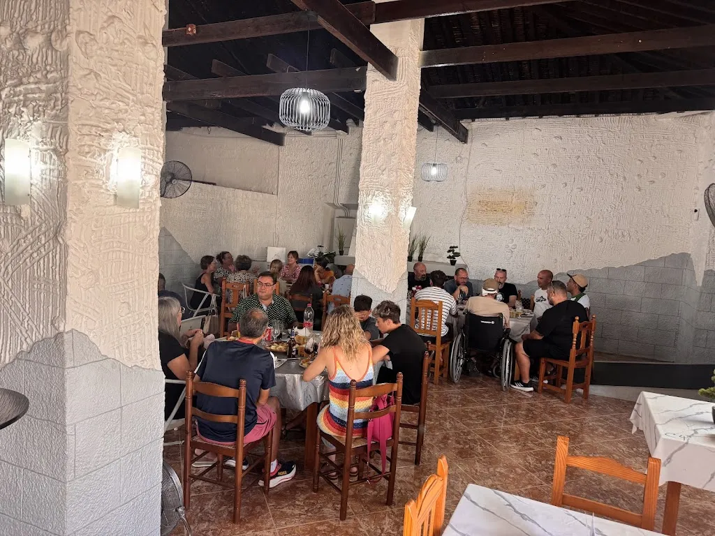 Restaurante El Mesón_Dalías_slider_image_1