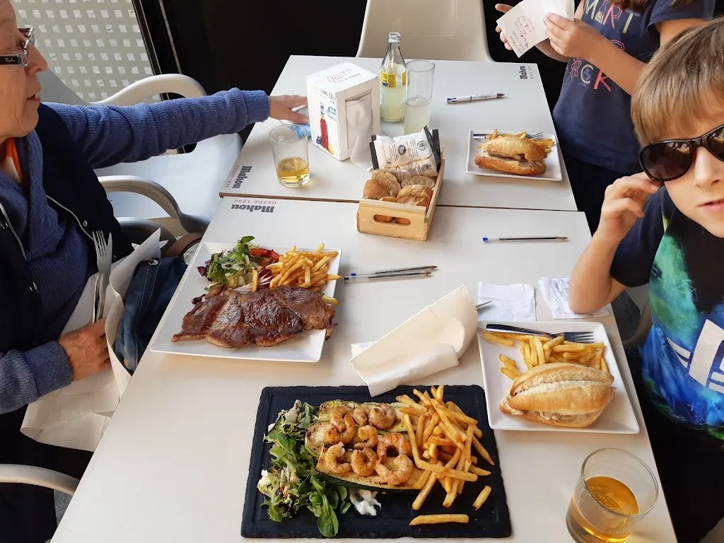 Louise Bentley_Café Bar Bonsai_Puebla de los Infantes La_review