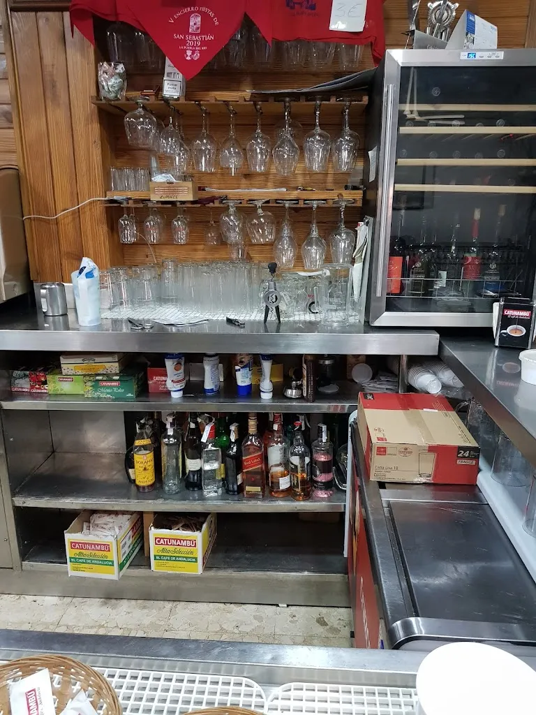 Emilio Delgado_Bar Estación 1957_Puebla del Río La_review