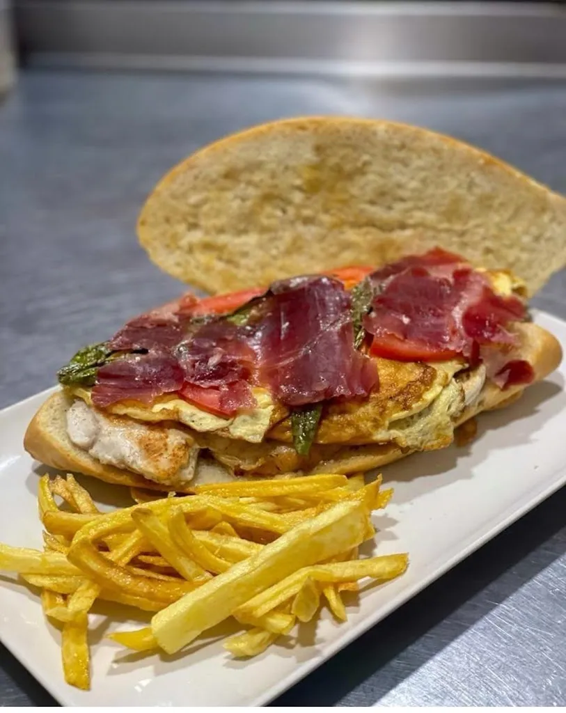 Bar Estación 1957_Puebla del Río La_slider_image_3