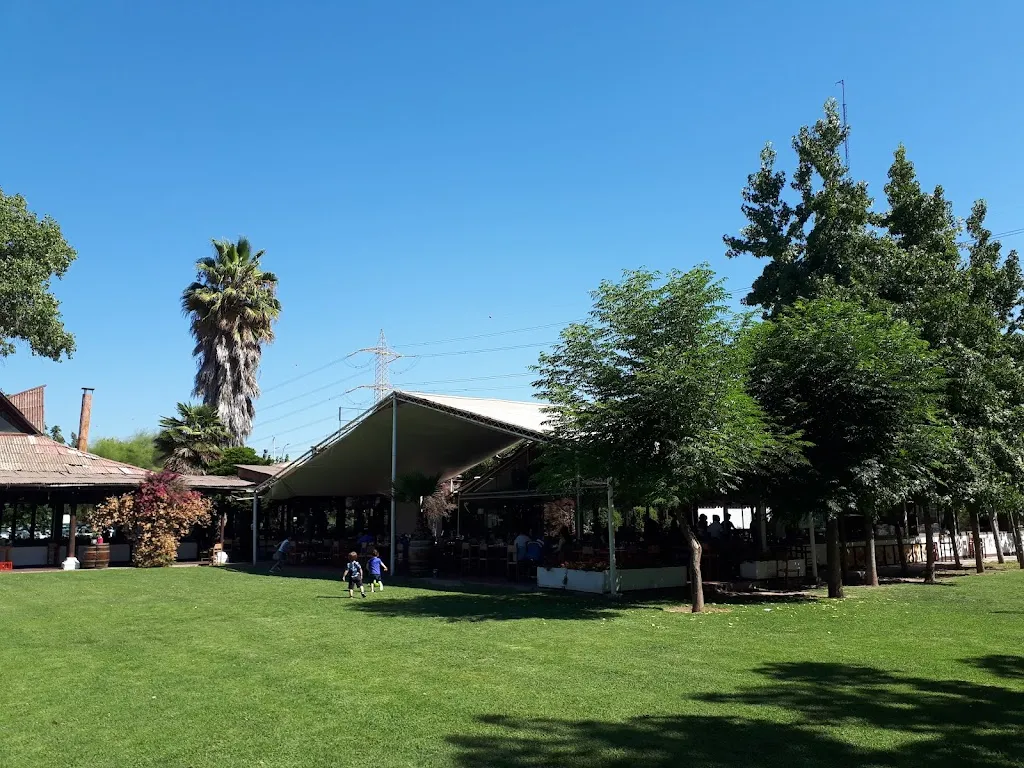 Julia P_Parrilladas Argentina Malloco_Peñaflor_recensione