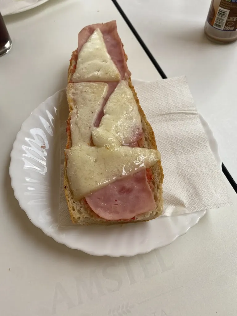 Manuel Martin Martos_Cafeteria Cerveceria Barranco_Dalías_recensione